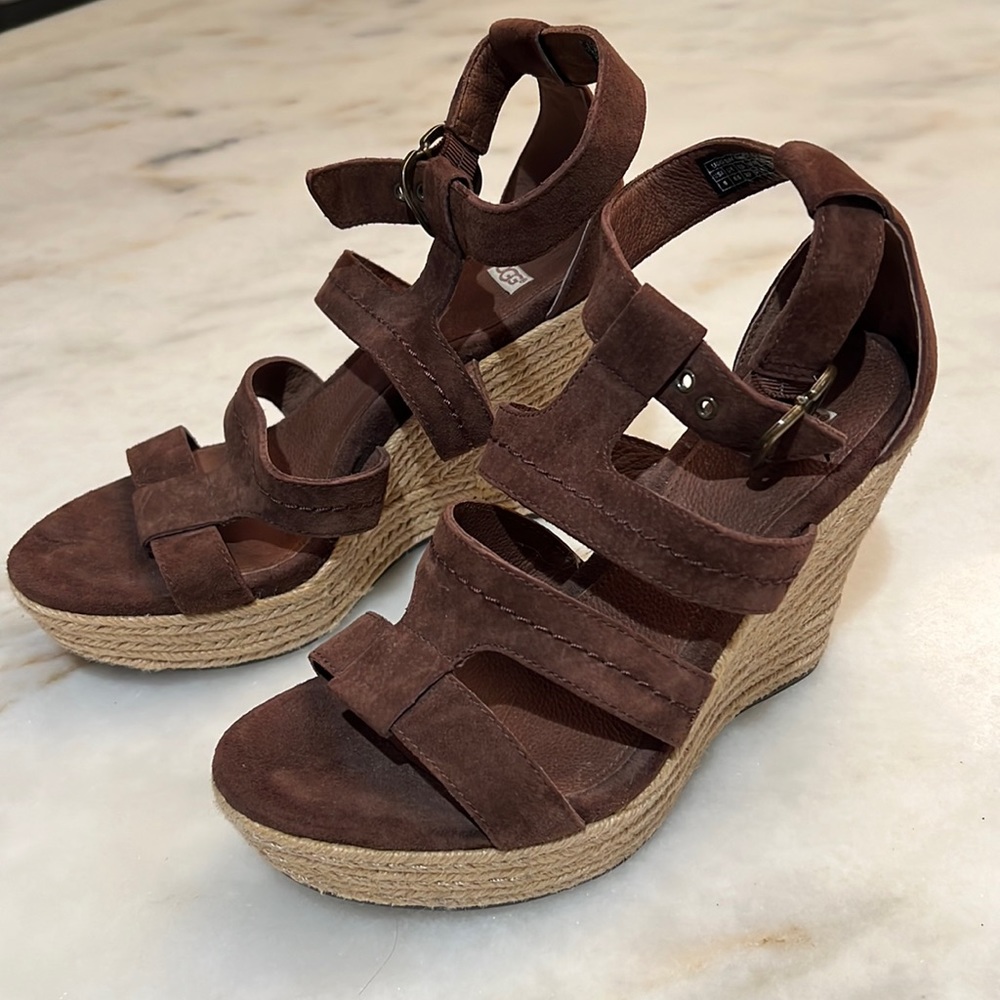 UGG, wedge heels – excellent condition size 8